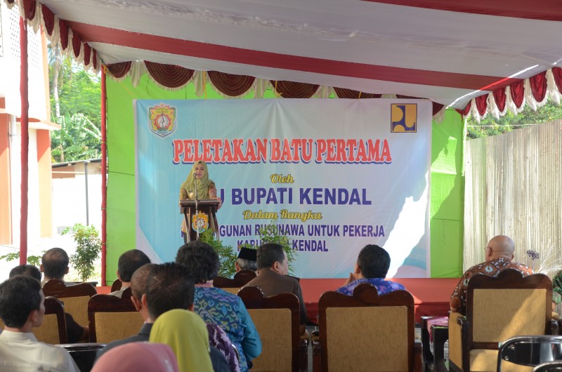 BUPATI MIRNA INGATKAN, RUSUNAWA HARUS MEMBERI MANFAAT RIIL BAGI PEKERJA