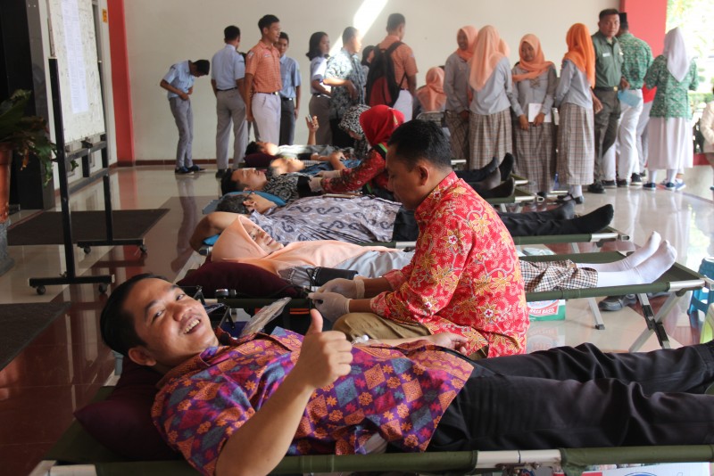 DONOR DARAH UNTUK KEMANUSIAAN