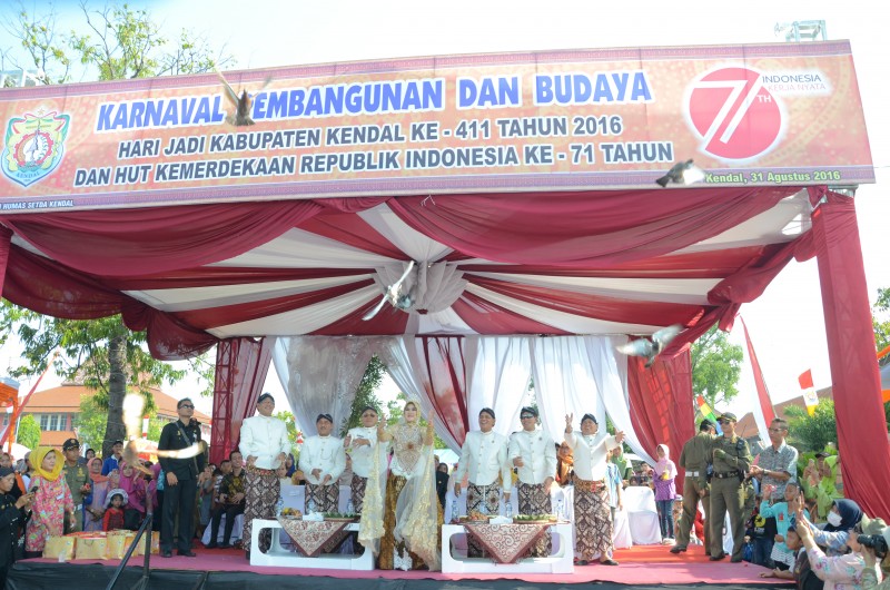 KENDAL CARNIVAL DIIKUTI 35 PESERTA DALAM DAN LUAR KABUPATEN