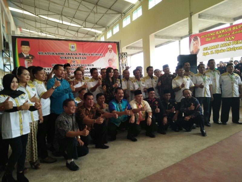 BUPATI MIRNA KUNJUNGI WARGA KENDAL DI BATAM