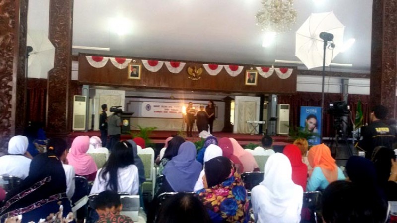 TIARA KUSUMA GELAR RAPAT PLENO DAN SEMINAR TATA RIAS
