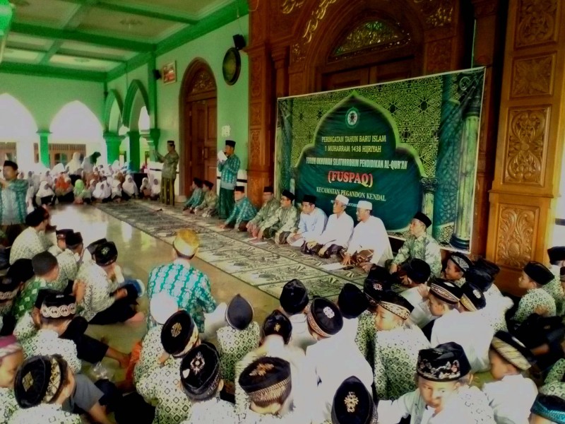 RIBUAN SISWA TPQ IKUTI PERINGATAN 1 MUHARRAM