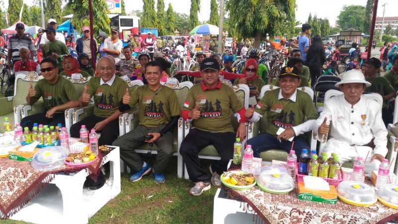 HUT TNI KE 71 KODIM 0715 KENDAL GELAR SEPEDA SANTAI