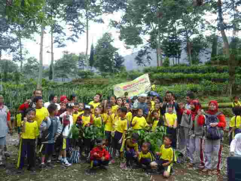 PELAJAR SD UNIVERSAL ANANDA LAKUKAN OUTDOOR ACTIVITY