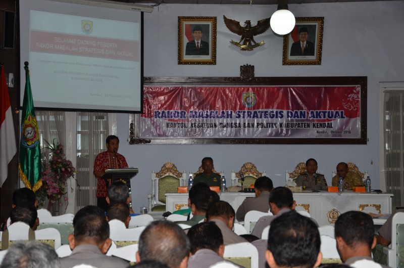 BUPATI KENDAL AJAK SEMUA ELEMEN SUKSESKAN PILKADES SERENTAK 2016