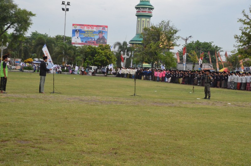 Memperingati Hari Santri Nasional, Ribuan Santri Ikuti Apel Bersama di Alon-Alon Kendal