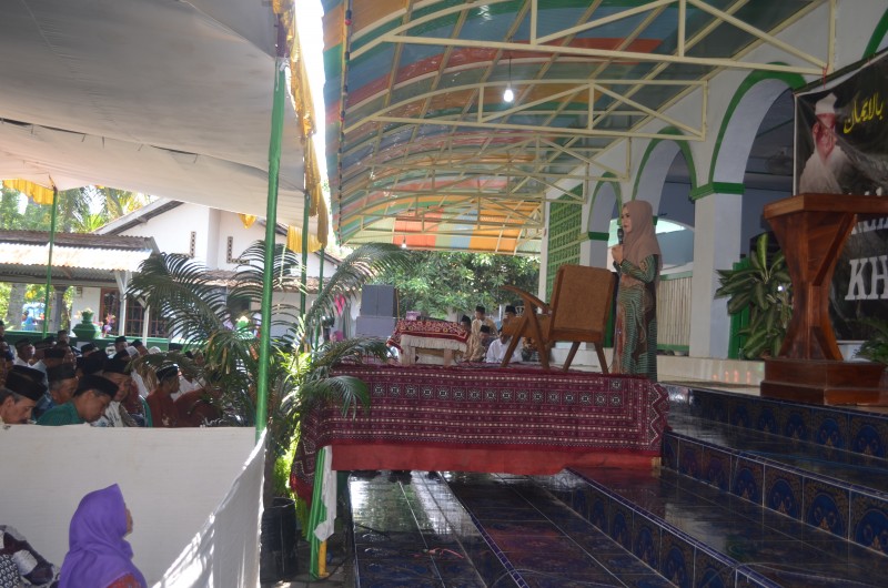 Bupati Mirna Hadiri Haul Akbar KH Nur Khozin Ponpes Nurul Quran Desa Sukolilan