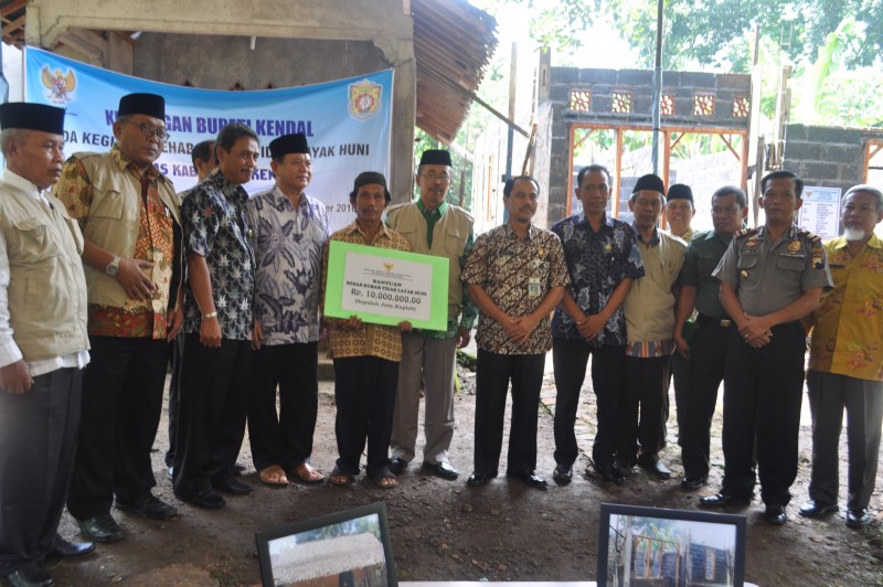 Baznas Kabupaten Kendal  Bedah Rumah Tidak Layak Huni