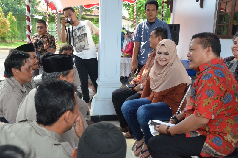 BUPATI LEPAS 10KK PESERTA TRANSMIGRASI ASAL KENDAL