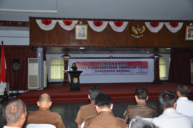 TIM SABER PUNGLI KENDAL BAKAL BERTINDAK TEGAS BERANTAS PUNGUTAN LIAR