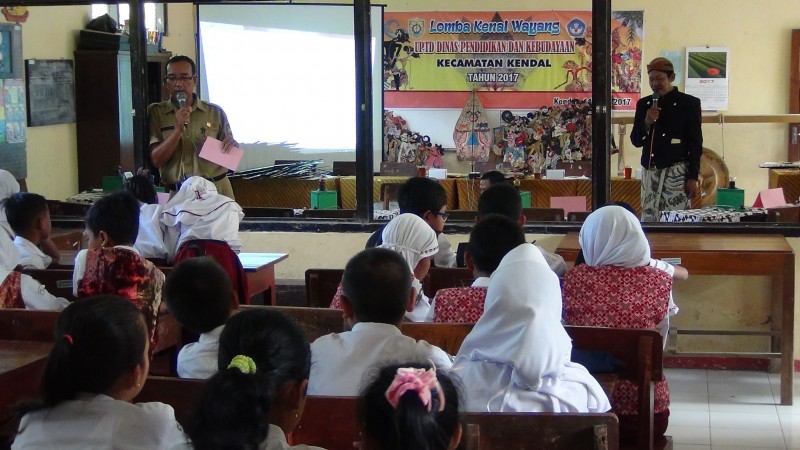 KENALKAN WAYANG LEWAT LOMBA