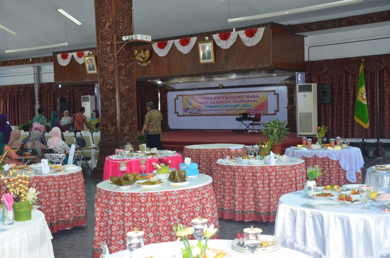 PERINGATI KARTINI, KENDAL GELAR LOMBA CIPTA MENU MAKANAN