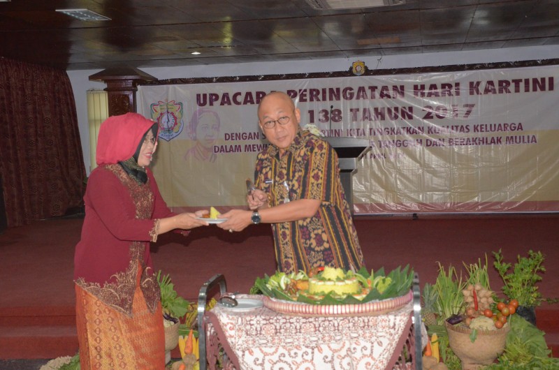 KAUM PEREMPUAN KENDAL HARUS BANGKIT