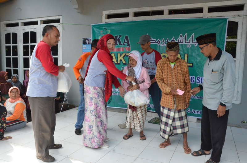 IKA SMANIK'90 BAGI 900 PAKET SEMBAKO