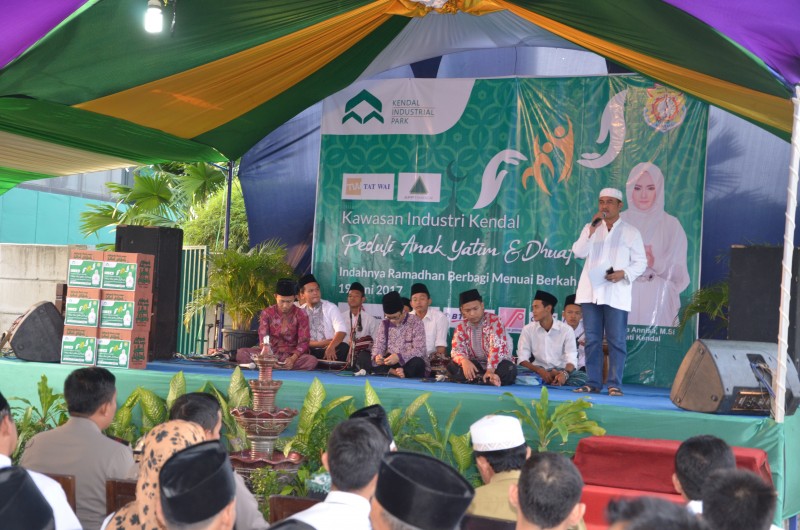 KAWASAN INDUSTRI KENDAL SANTUNI 300 ANAK YATIM