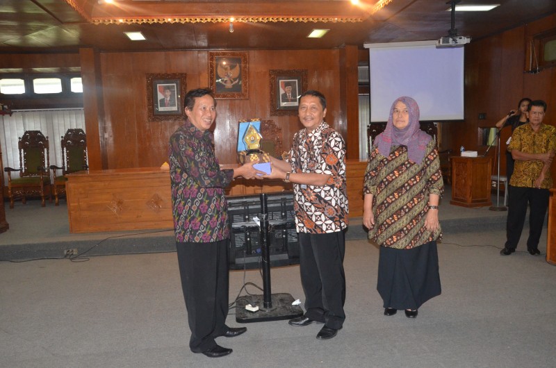 BELAJAR KEUANGAN DAN INFRASTRUKTUR KE GIANYAR