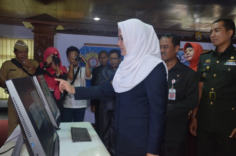 JADIKAN KENDAL TRANSPARAN DAN AKUNTABEL, BUPATI LAUNCHING UP4