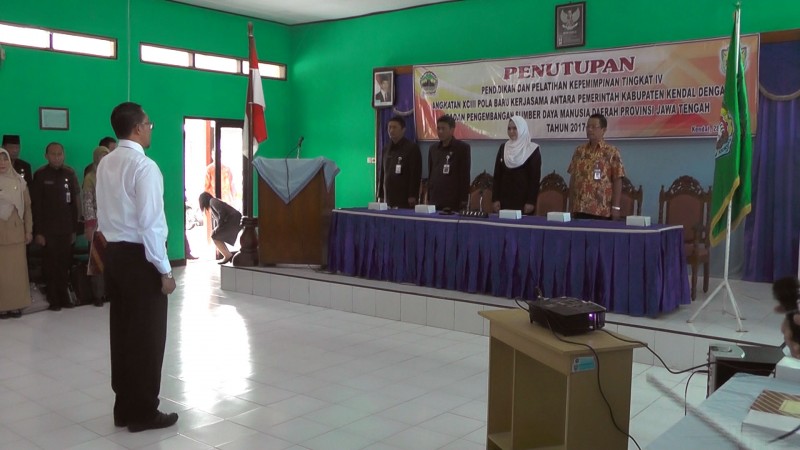 BUPATI KENDAL : USAI DIKLAT, PNS HARUS LEBIH KOMPETEN DAN MAU KERJA KERAS