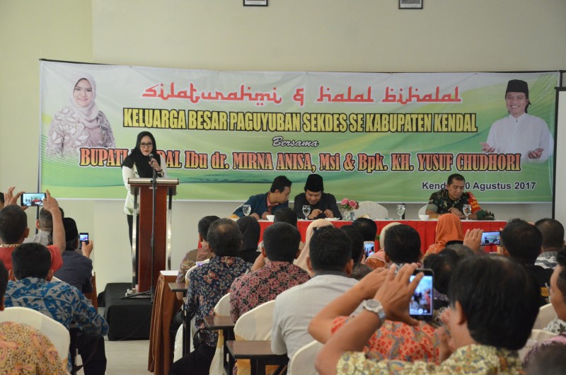 BUPATI KENDAL : SEKDES BERPERAN BESAR TERHADAP KEMAJUAN DESA