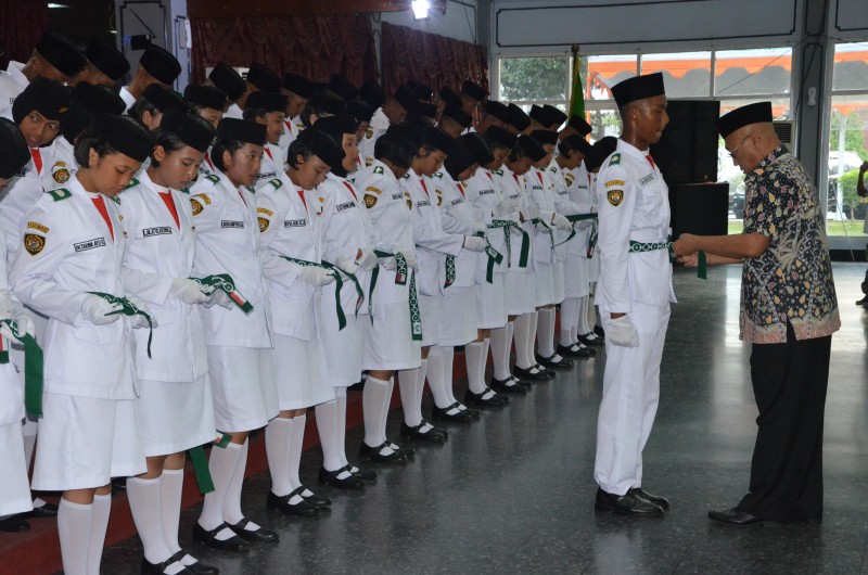 WAKIL BUPATI KENDAL KUKUHKAN PASKIBRA