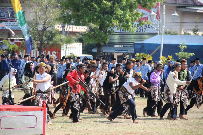 SOSIODRAMA "TUMENGGUNG BAHUREKSO" WARNAI UPACARA HUT RI KE-72 DI KENDAL