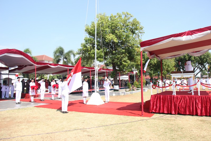 KENDAL GELAR UPACARA HUT RI KE - 72