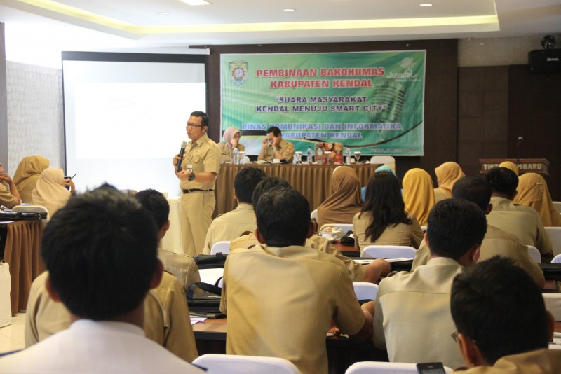 ANTARA SUARA MASYARAKAT DAN PERAN MEDSOS