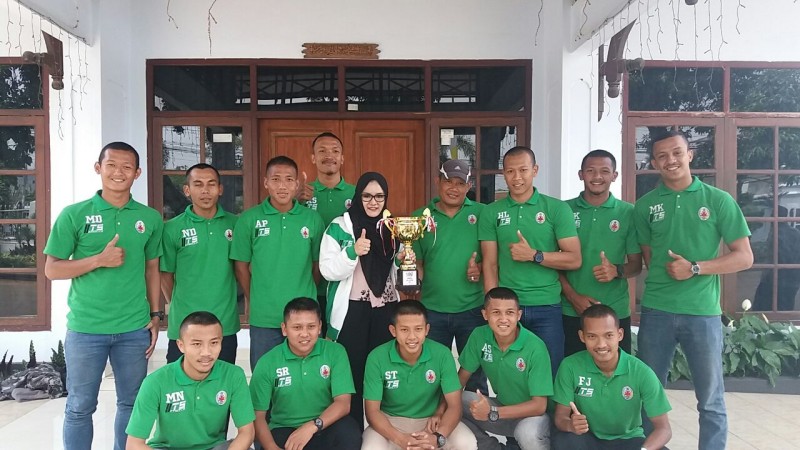 BUPATI MIRNA APRESIASI PENCAPAIAN PRESTASI PERSIK KENDAL