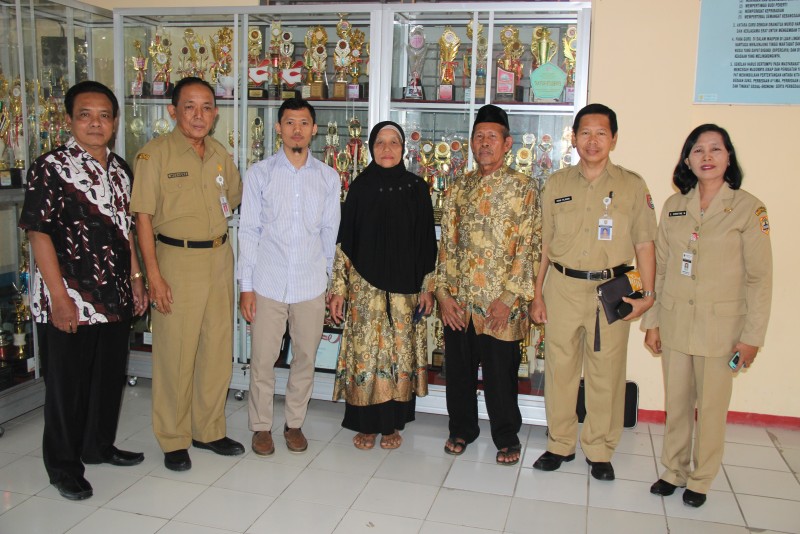 SOSOK DOKTER SUNARDI ANAK SEORANG PENGGALI KUBUR