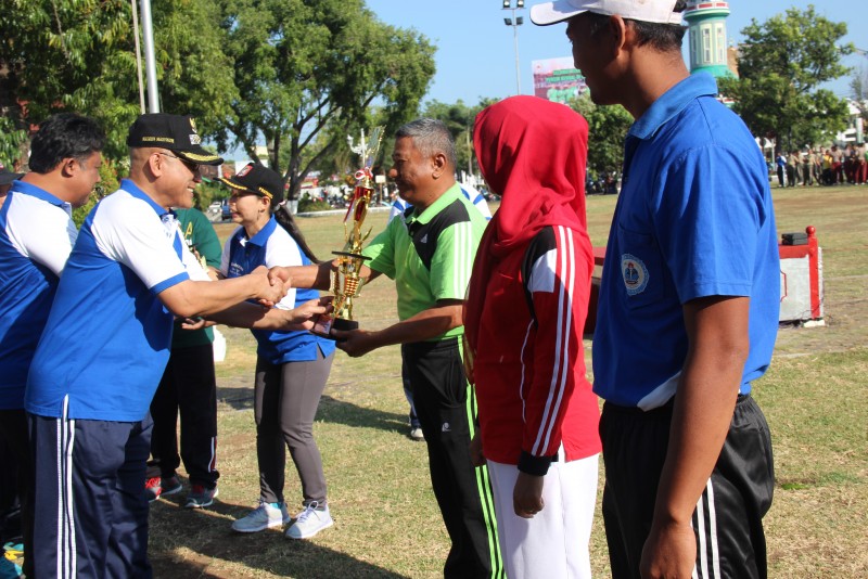 HAORNAS KE 34 KABUPATEN KENDAL DIPUSATKAN DI ALUN-ALUN