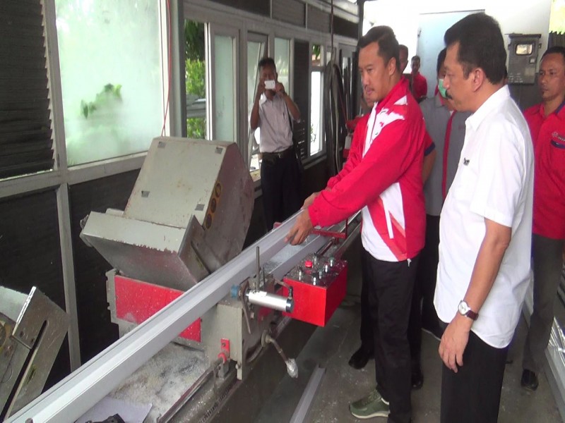 MENPORA DORONG PEMUDA UNTUK BERWIRAUSAHA