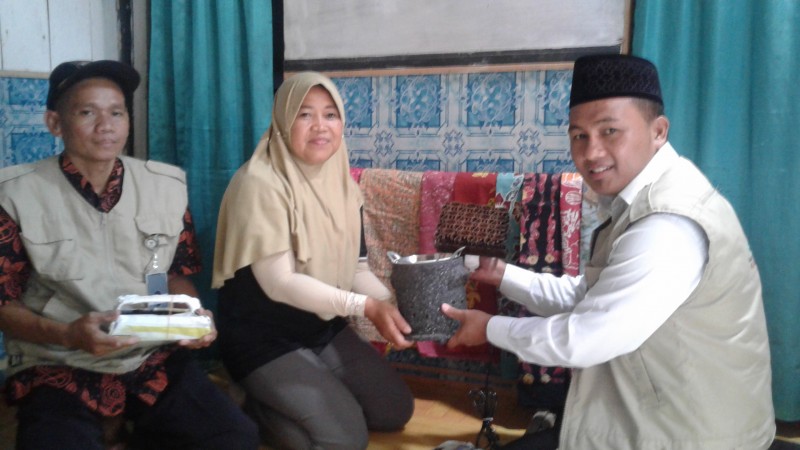 BAZNAS KENDAL SALURKAN PERALATAN MEMBATIK