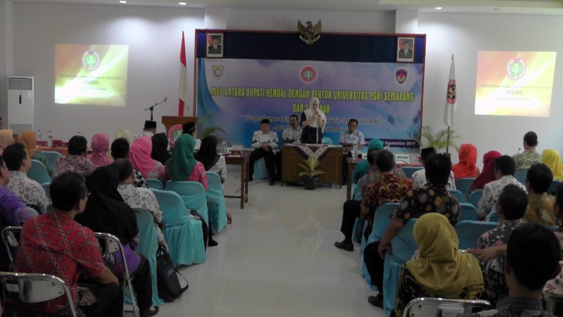 BUPATI MINTA GURU TINGKATKAN  KUALITAS