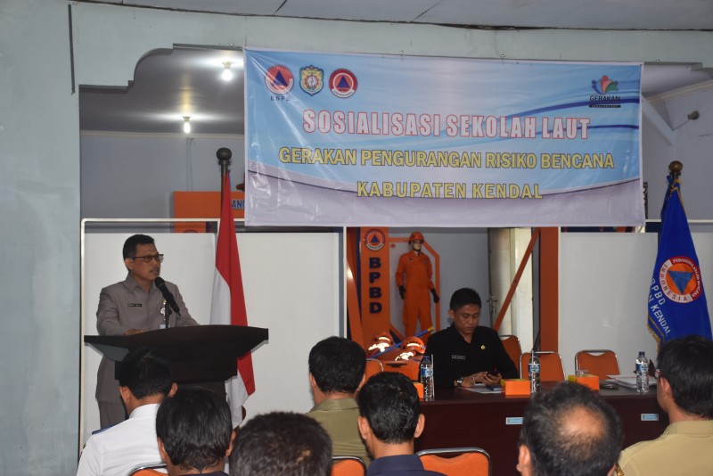 MINIMALKAN RESIKO BENCANA, KENDAL PROGRAMKAN "SEKOLAH LAUT"