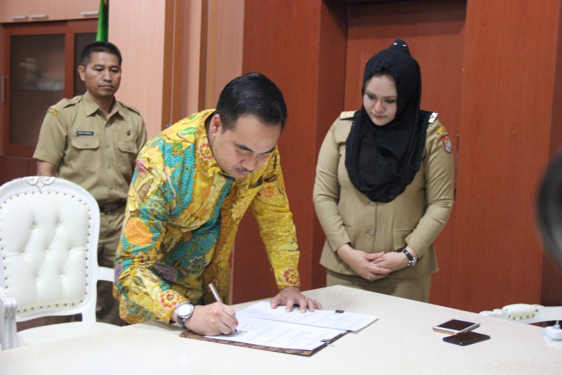 SUARA MERDEKA DAN PEMKAB KENDAL LAKUKAN PENANDATANGANAN KERJASAMA