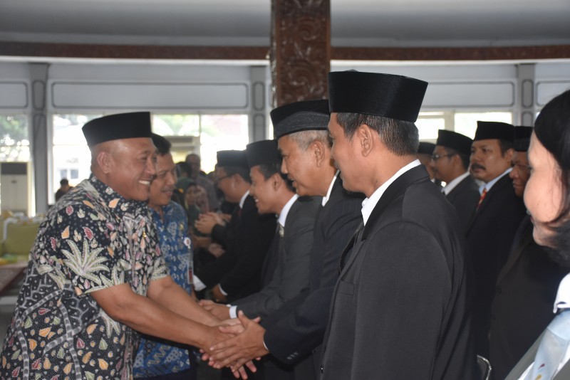 WABUP KENDAL LANTIK 57 PEJABAT PEMKAB KENDAL