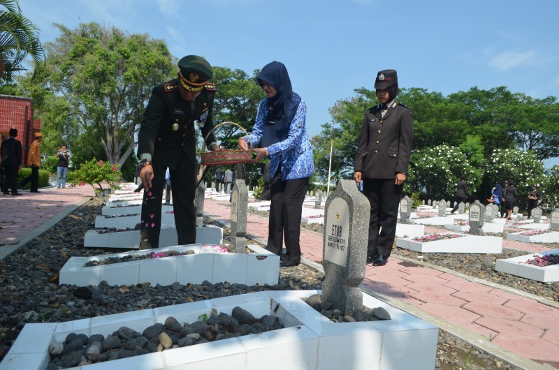KENDAL PERINGATI HARI PAHLAWAN KE-72