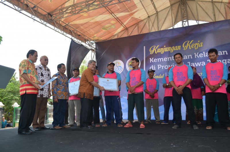 DJPT BANTU 3 KAPAL DAN 313 PAKET API