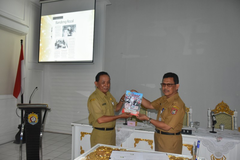 PEMKAB LAUNCHING MAJALAH ONLINE HANDAL
