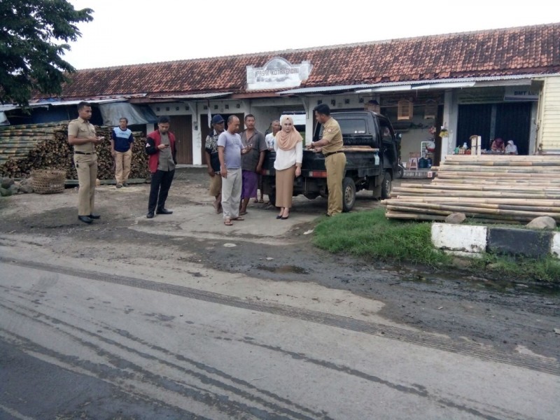 BUPATI MIRNA : KEBERSIHAN PASAR KOTA KENDAL TANGGUNGJAWAB BERSAMA