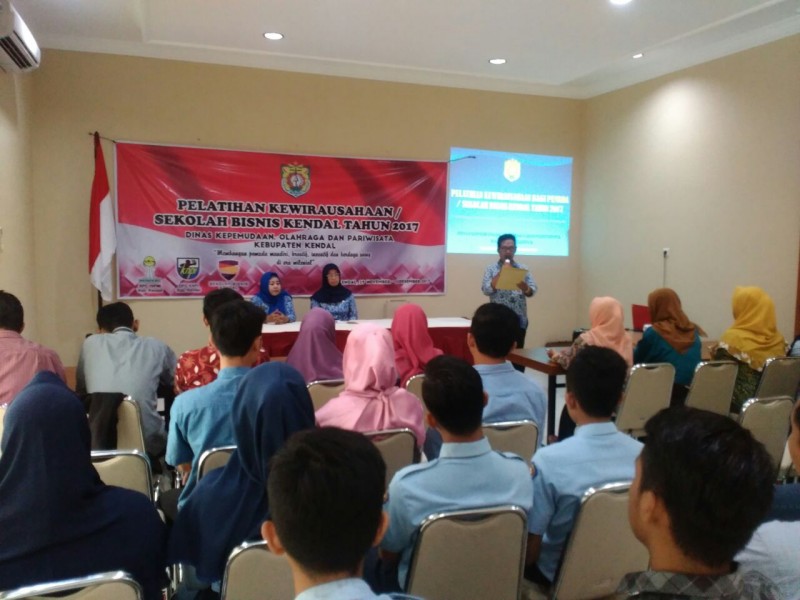 LAGI, HIPMI DAN KNPI KENDAL GELAR DIKLAT KEWIRAUSAHAAN