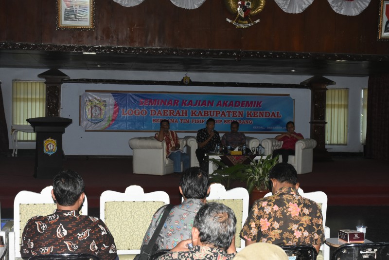 KENDAL GELAR SEMINAR KAJIAN AKADEMIK LOGO DAERAH