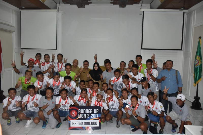 PERSIK KENDAL JUARA DUA LIGA 3, BUPATI JANJIKAN DUKUNGAN PENUH