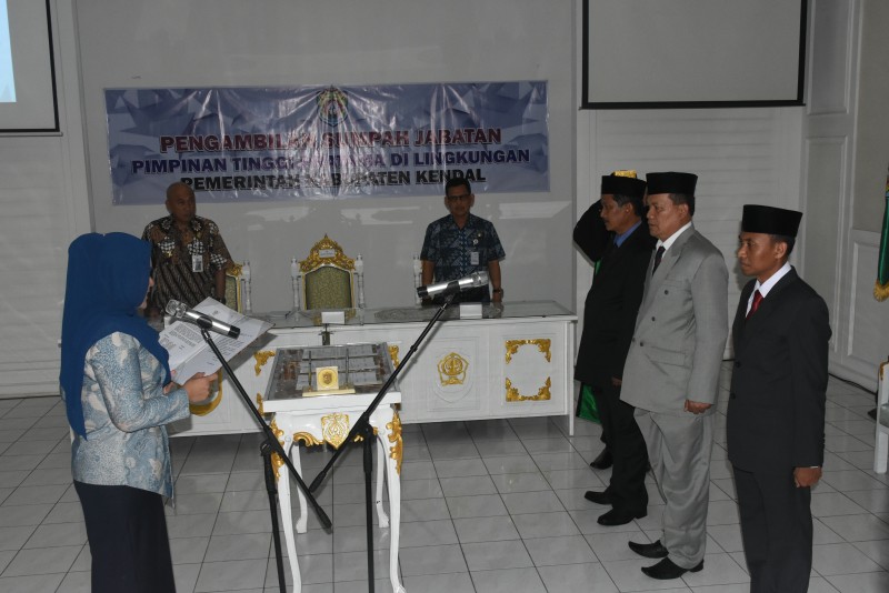 BUPATI MIRNA LANTIK 3 PEJABAT TINGGI PRATAMA