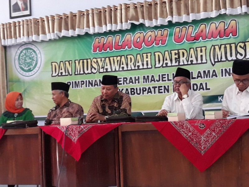 KH ASROI THOHIR TERPILIH KETUM MUI KENDAL