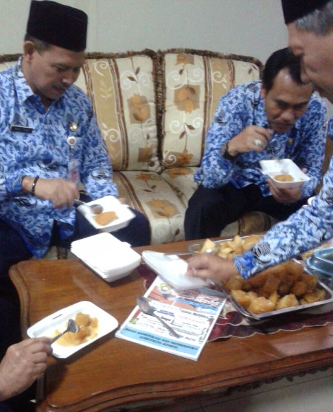 PEMKAB KENDAL GALAKKAN DIVERSIFIKASI PANGAN MELALUI GERAKAN MAKAN SINGKONG