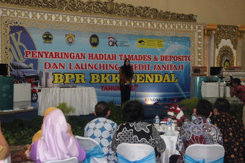 BUPATI KENDAL LUNCURKAN KREDIT SANITASI BPR BKK KENDAL