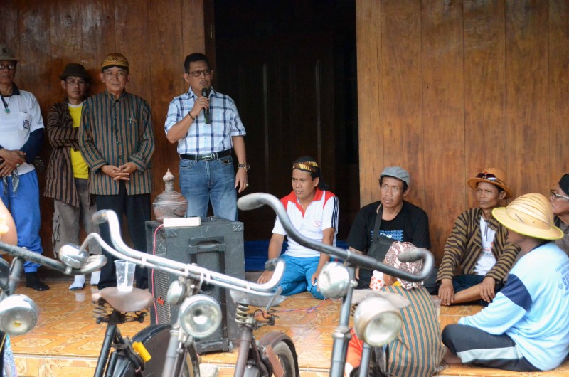 SEKDA TINJAU JALAN BETON KLANTUNG