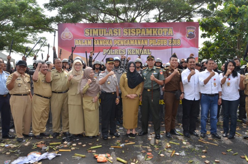 SIMULASI SISPAMKOTA  DIGELAR POLRES KENDAL