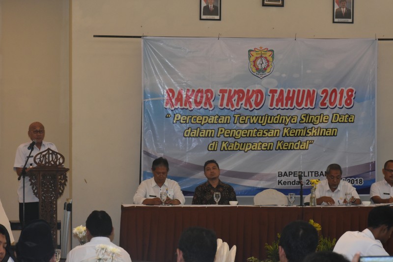 MENDESAK, KENDAL TERWUJUDNYA SINGLE DATA PENANGGULANGAN KEMISKINAN